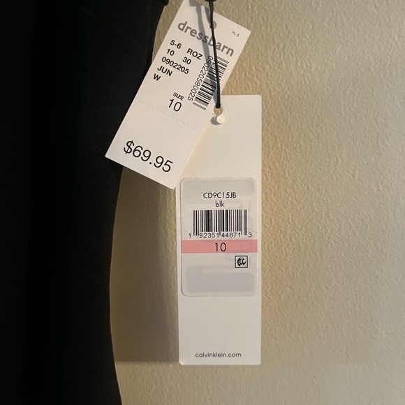 Elegant Black Sleeveless Dress - Picture 4 of 4